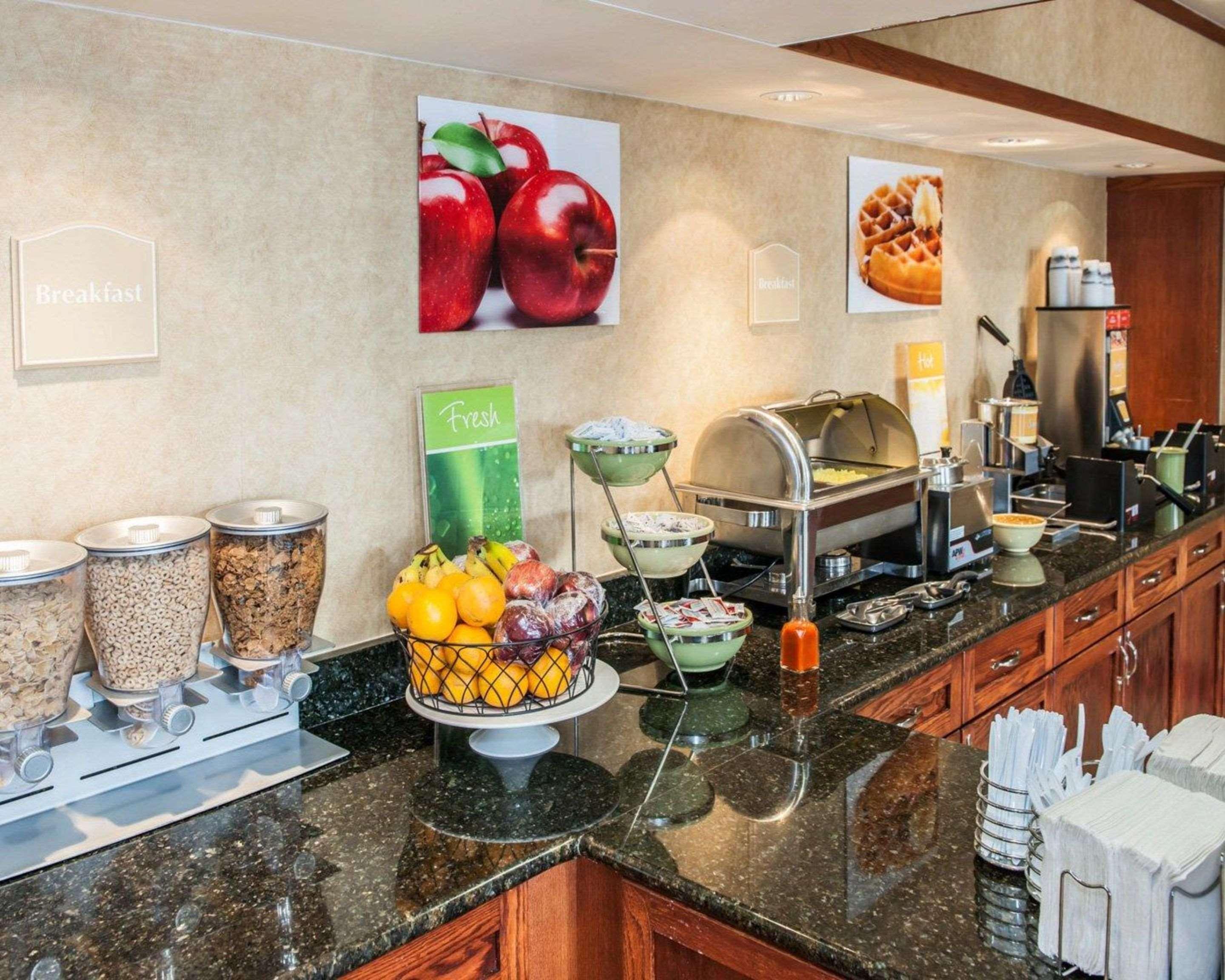 Quality Inn Castleton Εξωτερικό φωτογραφία